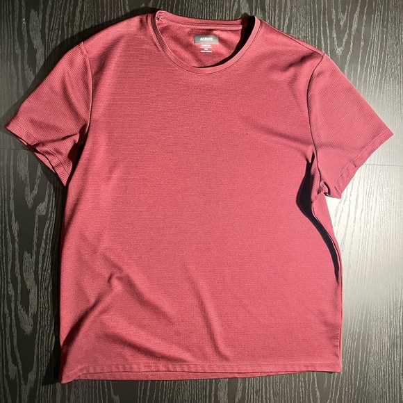 Alfani Men's Short Sleeve Tee in Deep Red - Picture 1 of 3